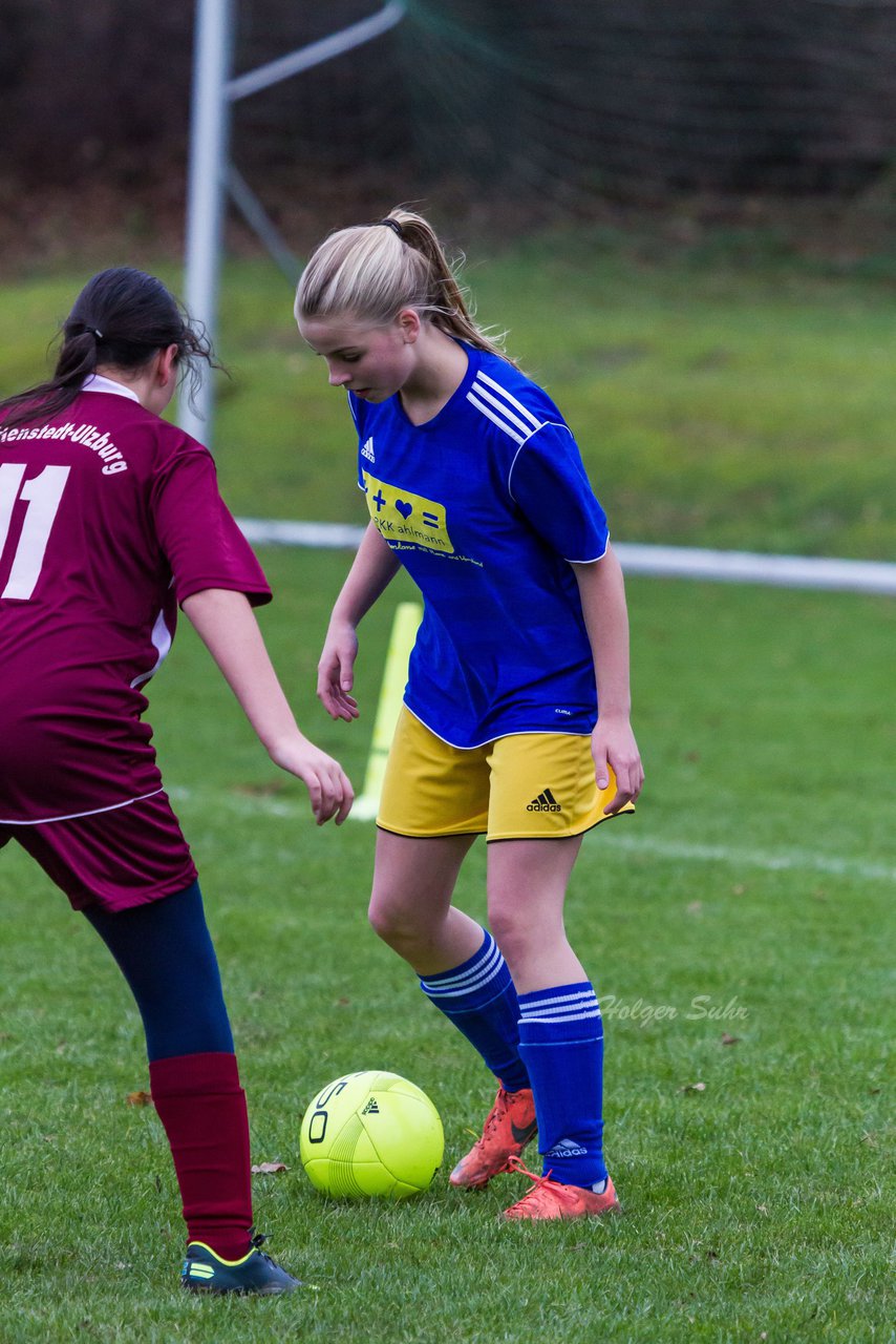 Bild 124 - B-Juniorinnen TSV Gnutz o.W. - SV Henstedt Ulzburg II : Ergebnis: ca. 5:0